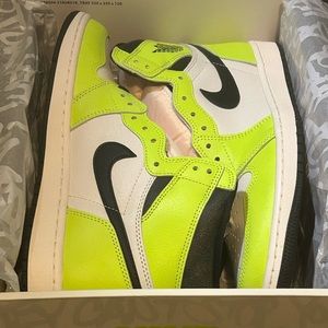 Jordan 1 Retro High OG "Visionaire" Size: Men’s 11
